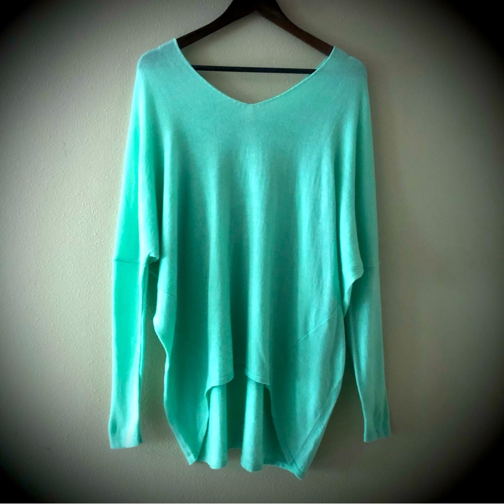 La Miel * Womens Sweater * Size: M/L * Color: Green *